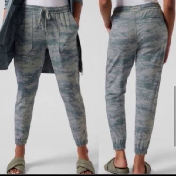 Athleta Pants - Athleta Farallon Jogger Fog Camo Green Abstract Pattern Plus 3X